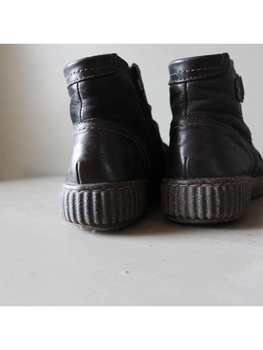 Clarks Shoes Black Leather Ankle Boots Women's Size 5.5 - Picture 12 of 12